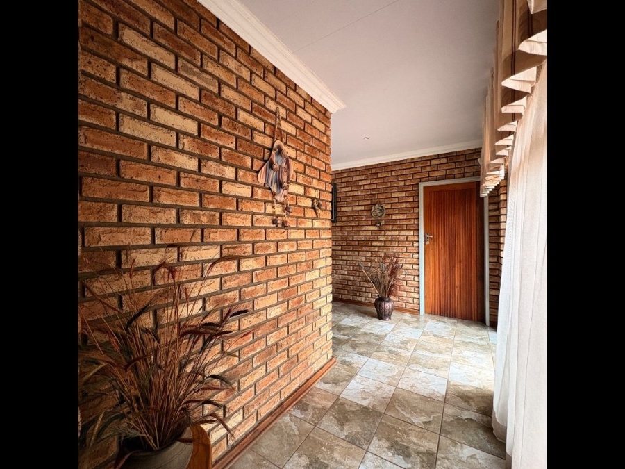 6 Bedroom Property for Sale in Doringkruin North West